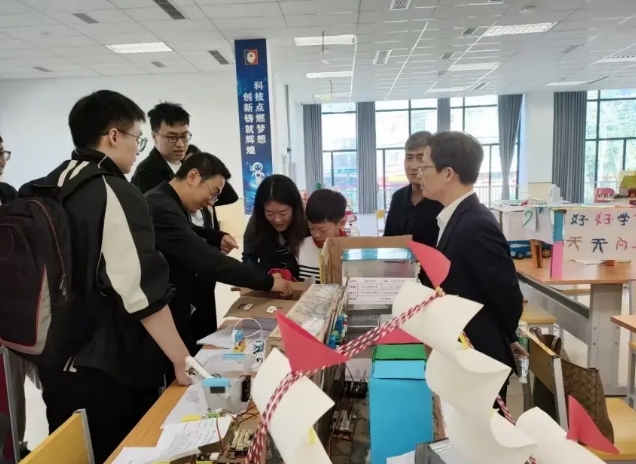 资阳安岳：青少年科技创新大赛举办，科技创