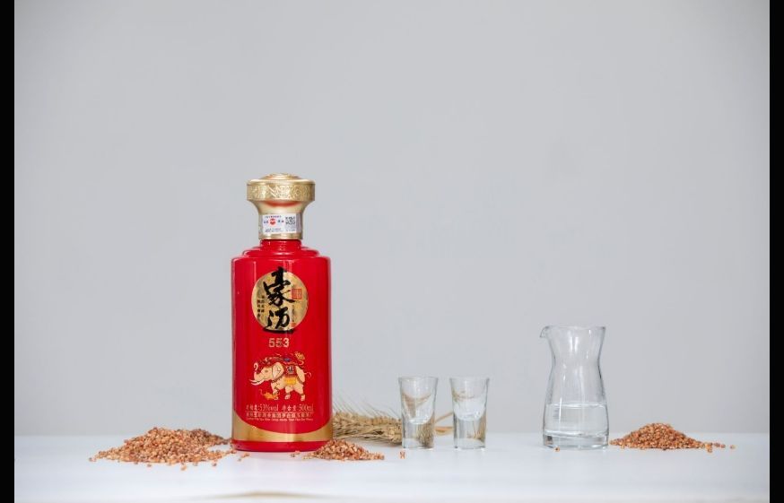 酱香幽谧，豪迈白酒细品白酒的时光雅韵