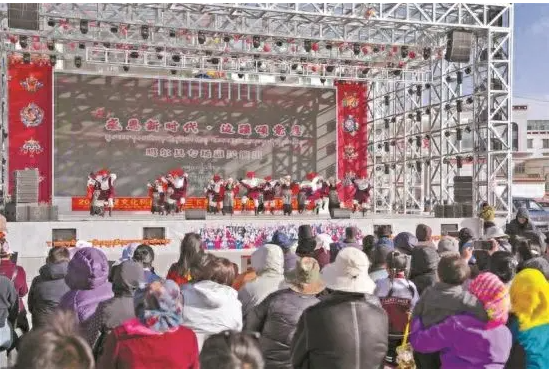 文化惠民巡演走进阿里地区 