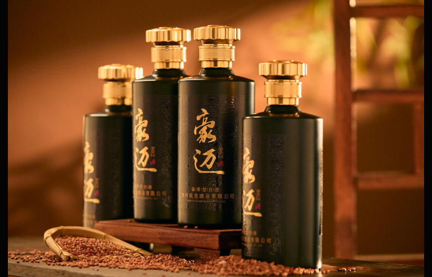 一杯豪迈酱香，藏着茅台镇山水与酿酒人的四
